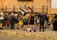 الاعلام العبري "بوق الاحتلال" بين الاحتجاج والاحتفال 